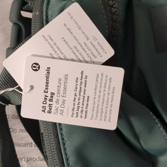 Lululemon all day essential forest green belt bag size 2.5L - Picture 4 of 5